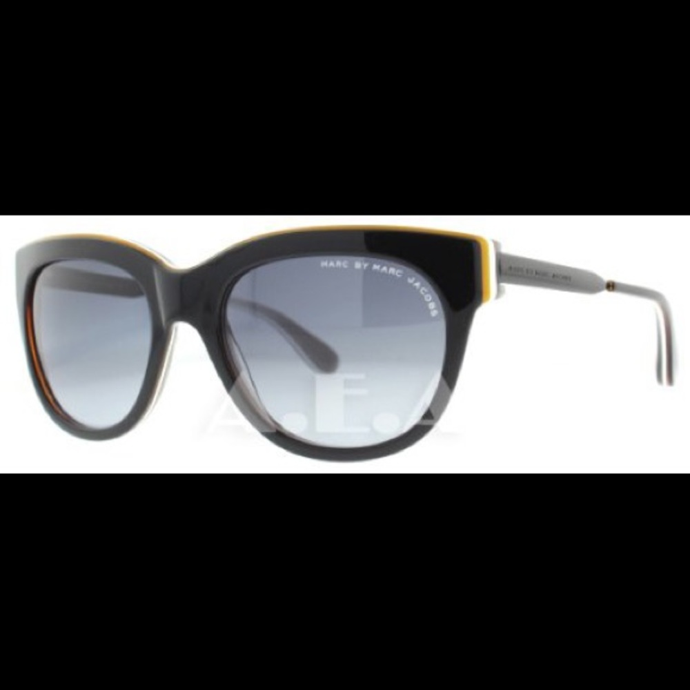 Marc by Marc Jacobs Wayfarer sunglasses